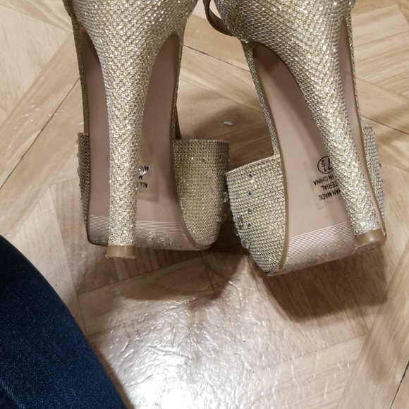 Heels - Picture 4 of 7